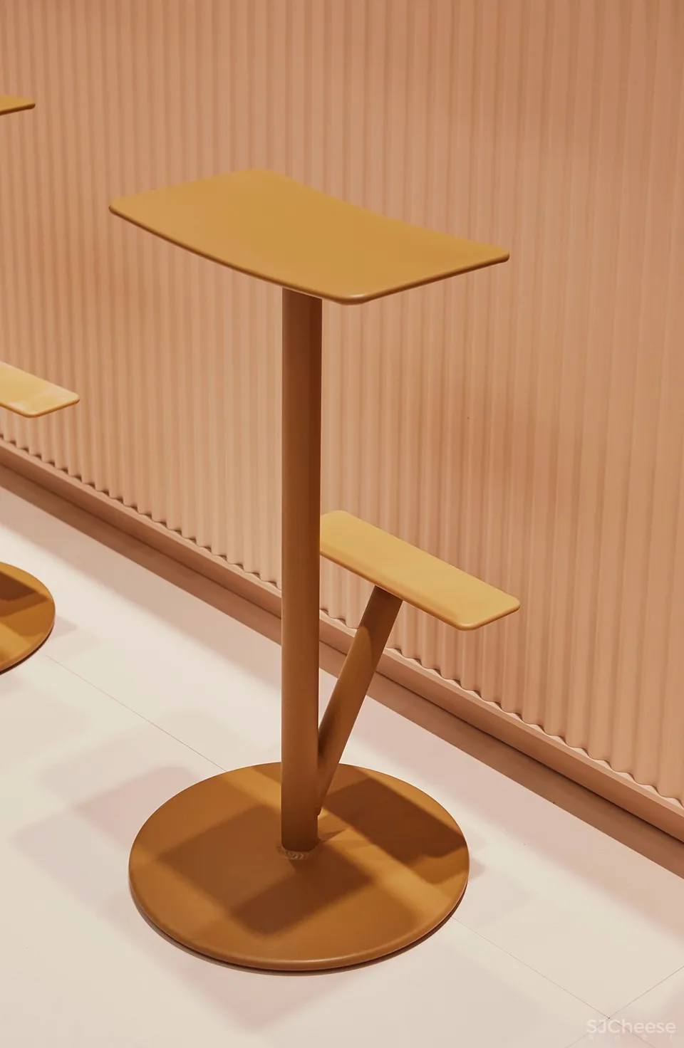 斯德哥尔摩家具展厅:以原始色调和精致细节展现品牌内涵 首