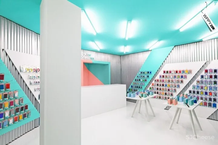 西班牙巴伦西亚的苹果配件商店