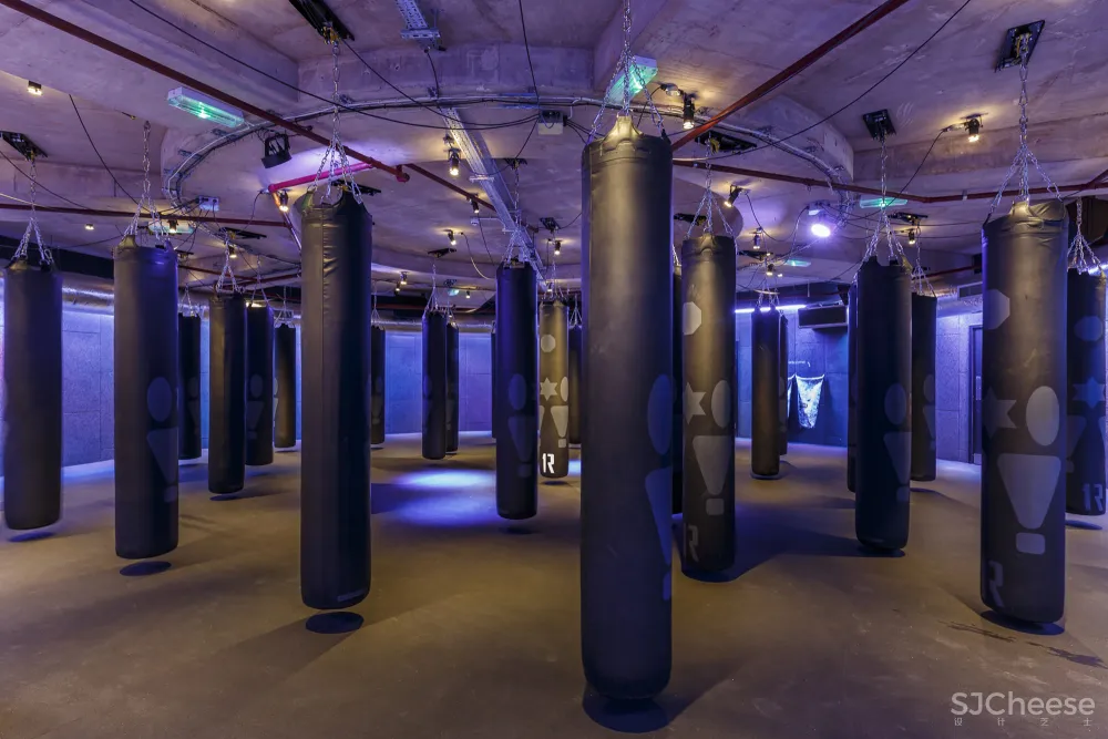 叛军C102健身房 伦敦