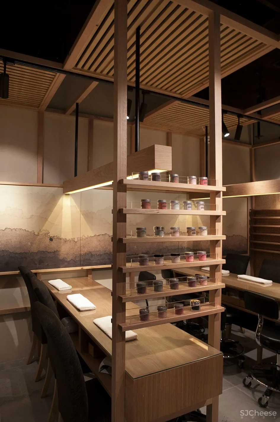 橡木环抱下的温暖SPA空间 | StudioMKZ