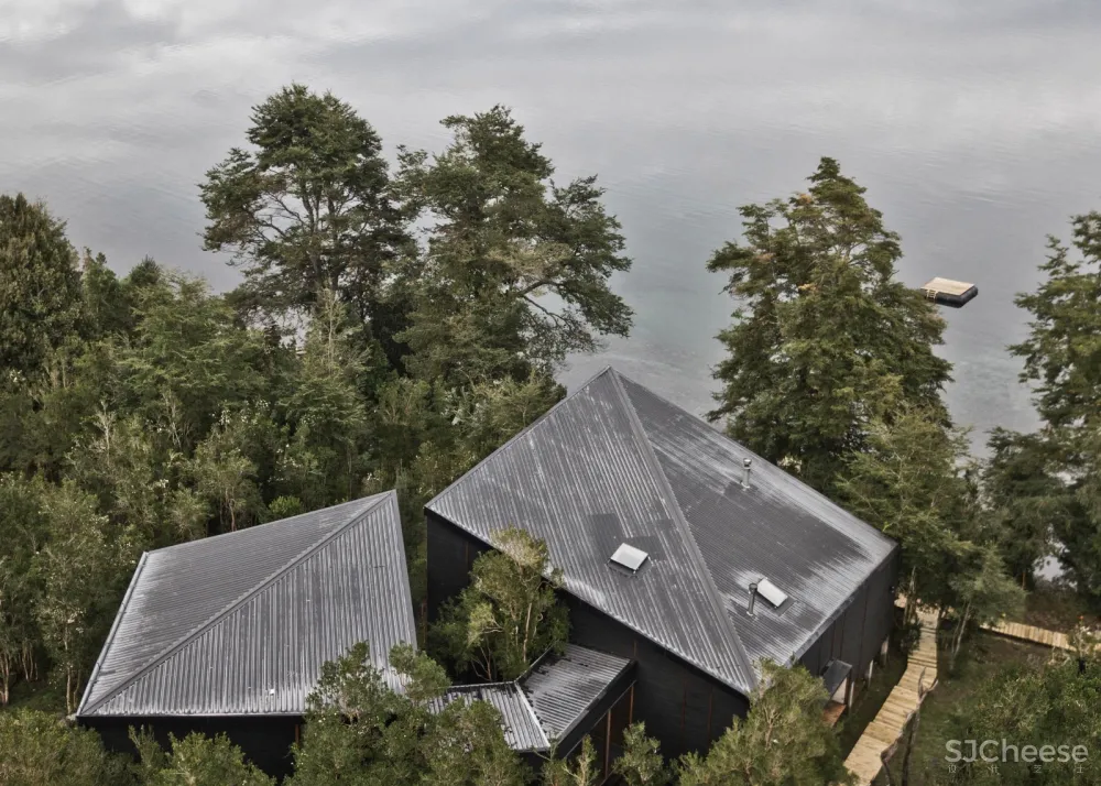 首发 | Hsu Gabriel Architects 分隔儿童和成人的空间 智利湖边别墅