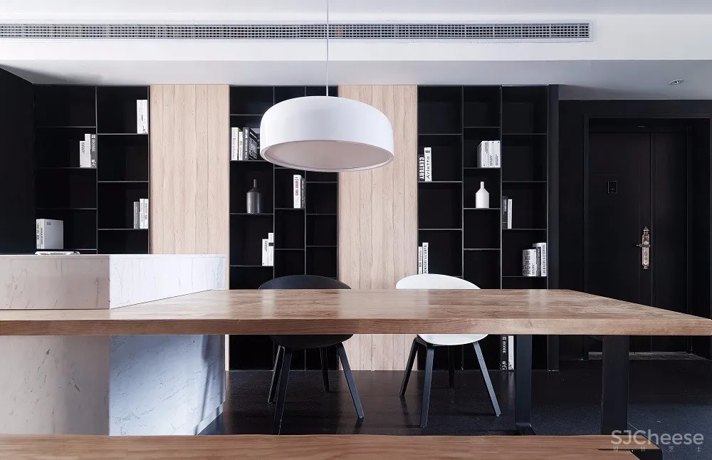 格局·木与黑白灰的完美平衡124m²住宅设计 | 简线设计