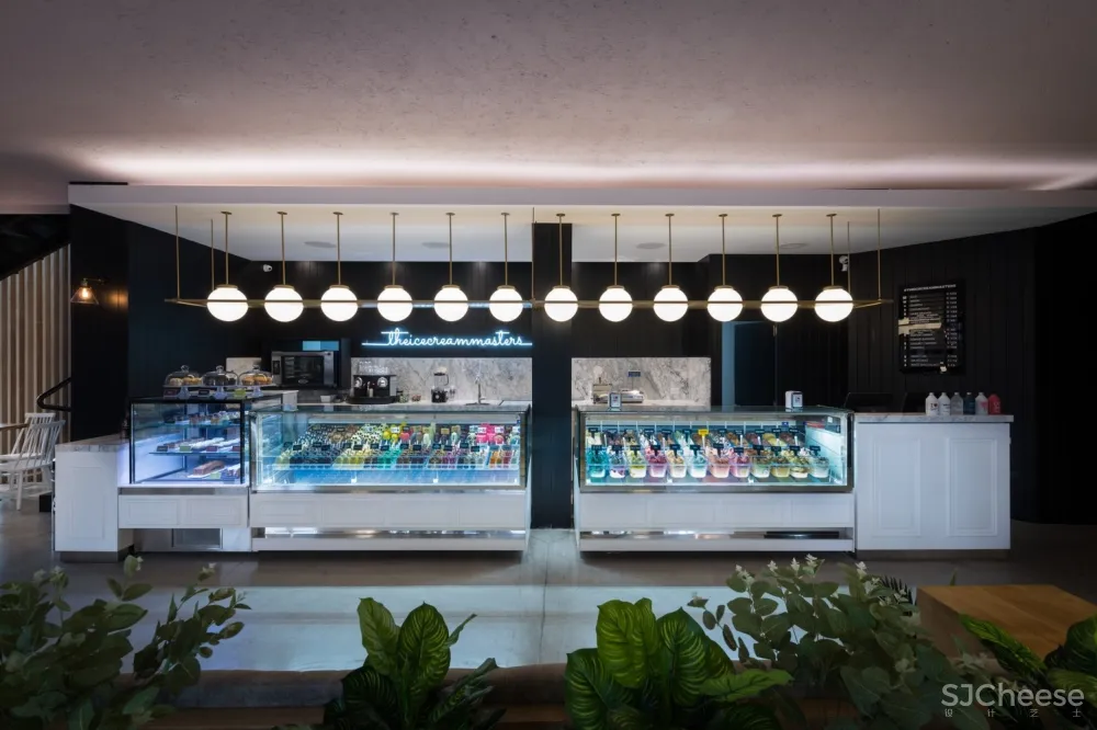 FERRO assoc:Lucciano’s冰淇淋旗舰店