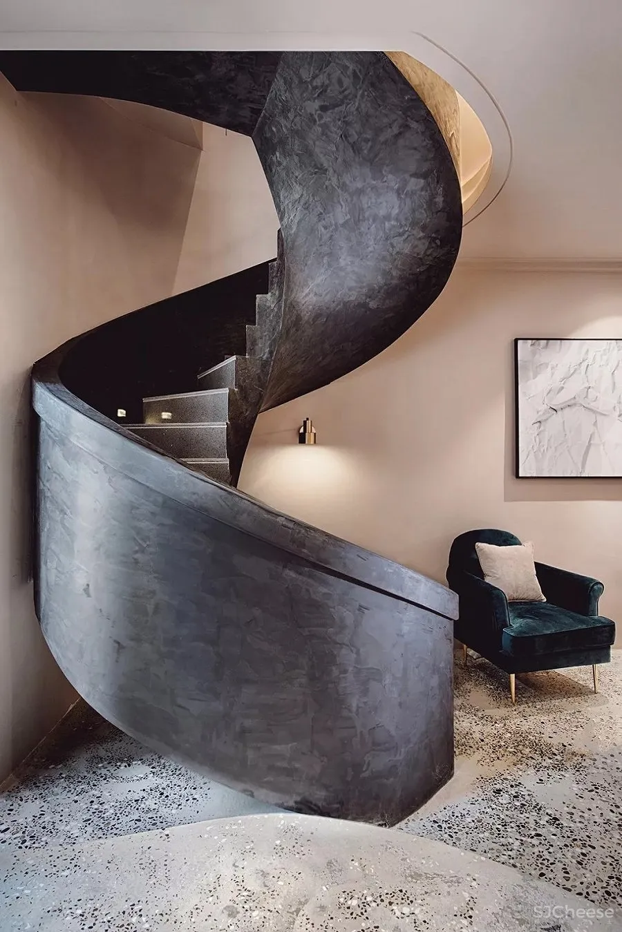 极致挑高唤醒绯红空间,撒哈拉情怀赋予爱情色彩 | A+设计事务所