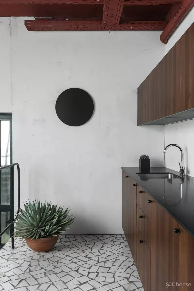 VIZOR游戏公司明斯克上世纪苏联风办公室设计