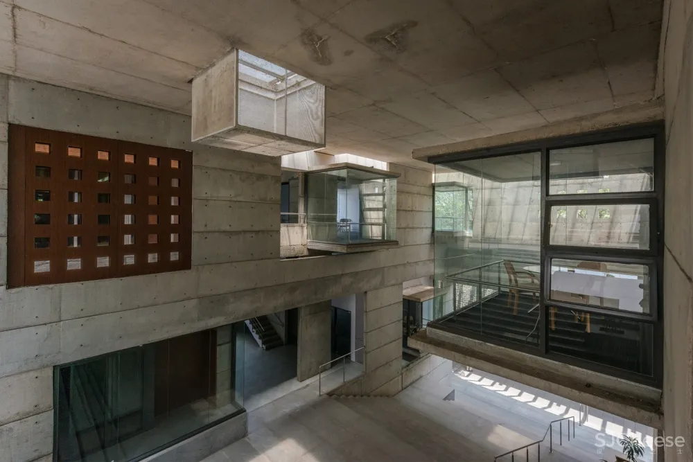 IIM-B 新教学综合体 / Mindspace Architects 首