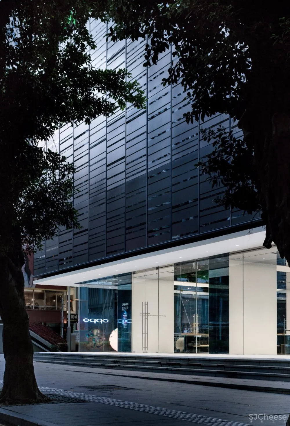 DOMANI东仓新作首发 | OPPO 深圳旗舰店· 透明的存在