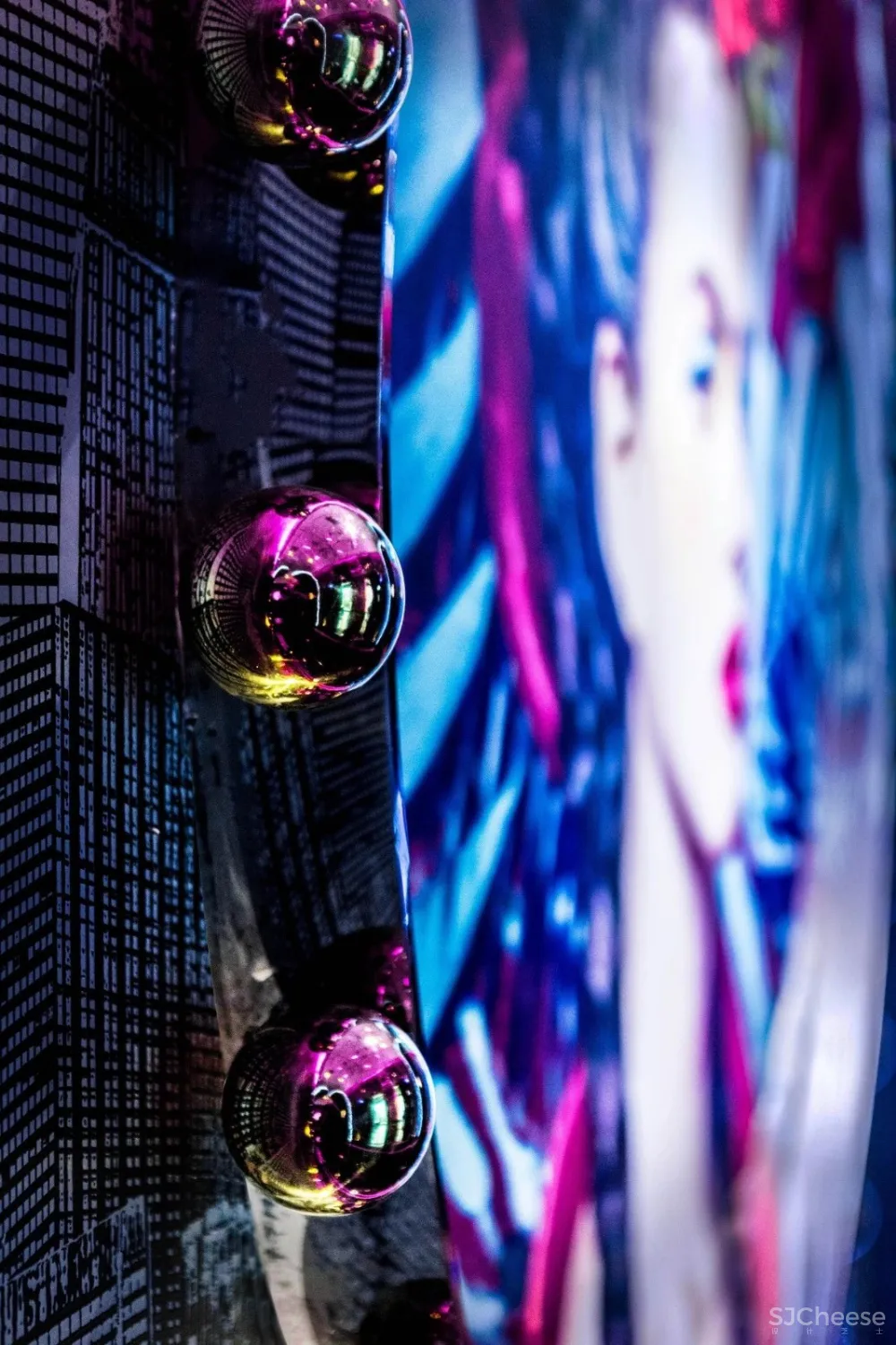 新作 | “好色的绅士” KINGKISS KTV 首