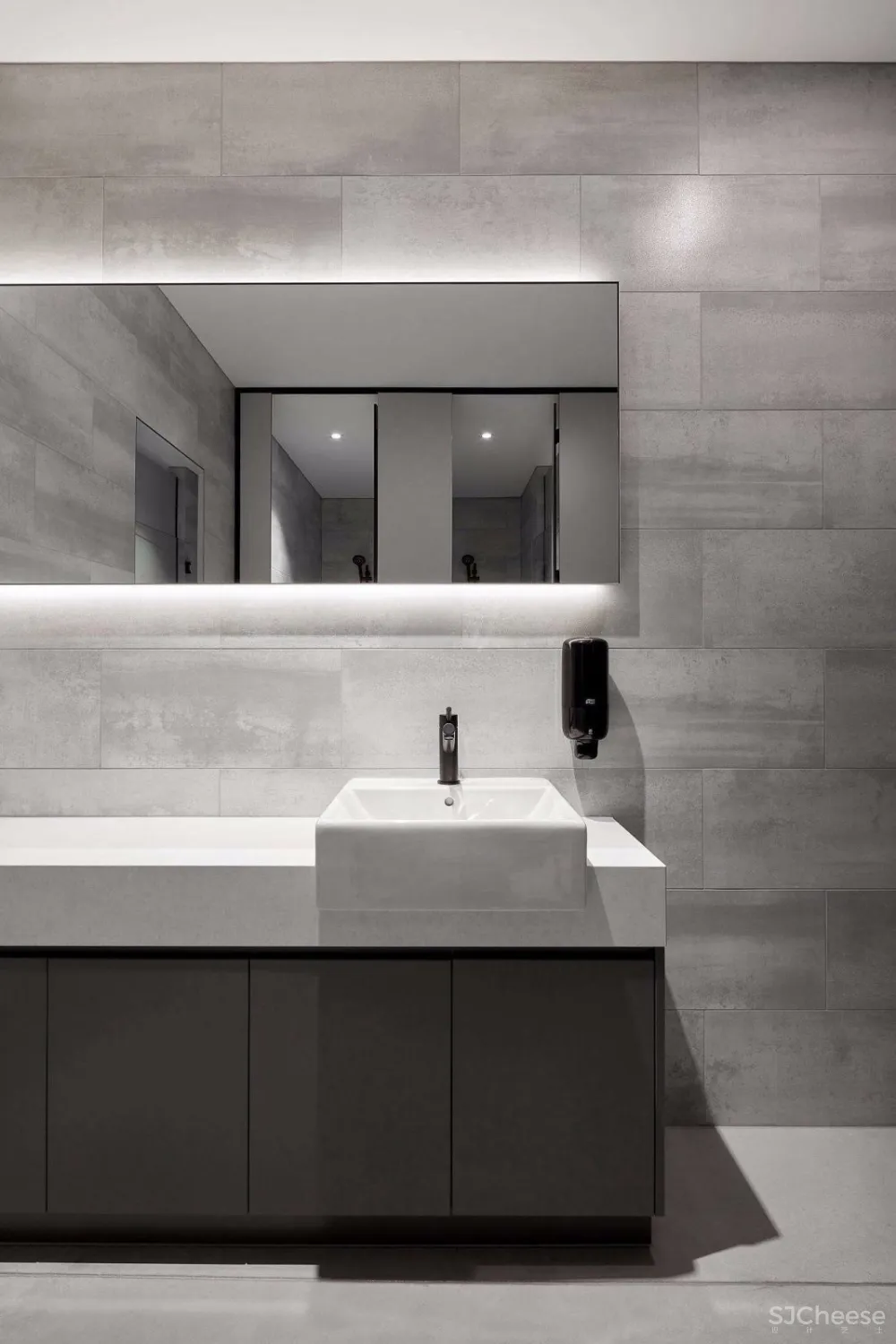 由旧仓库改造而成的现代联合办公空间 | Studio 103