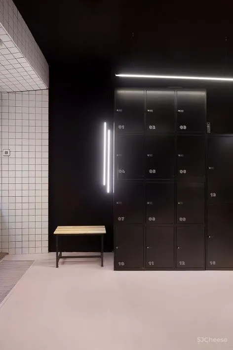 马德里Bag In Box行李寄存商店 | Wanna One 首