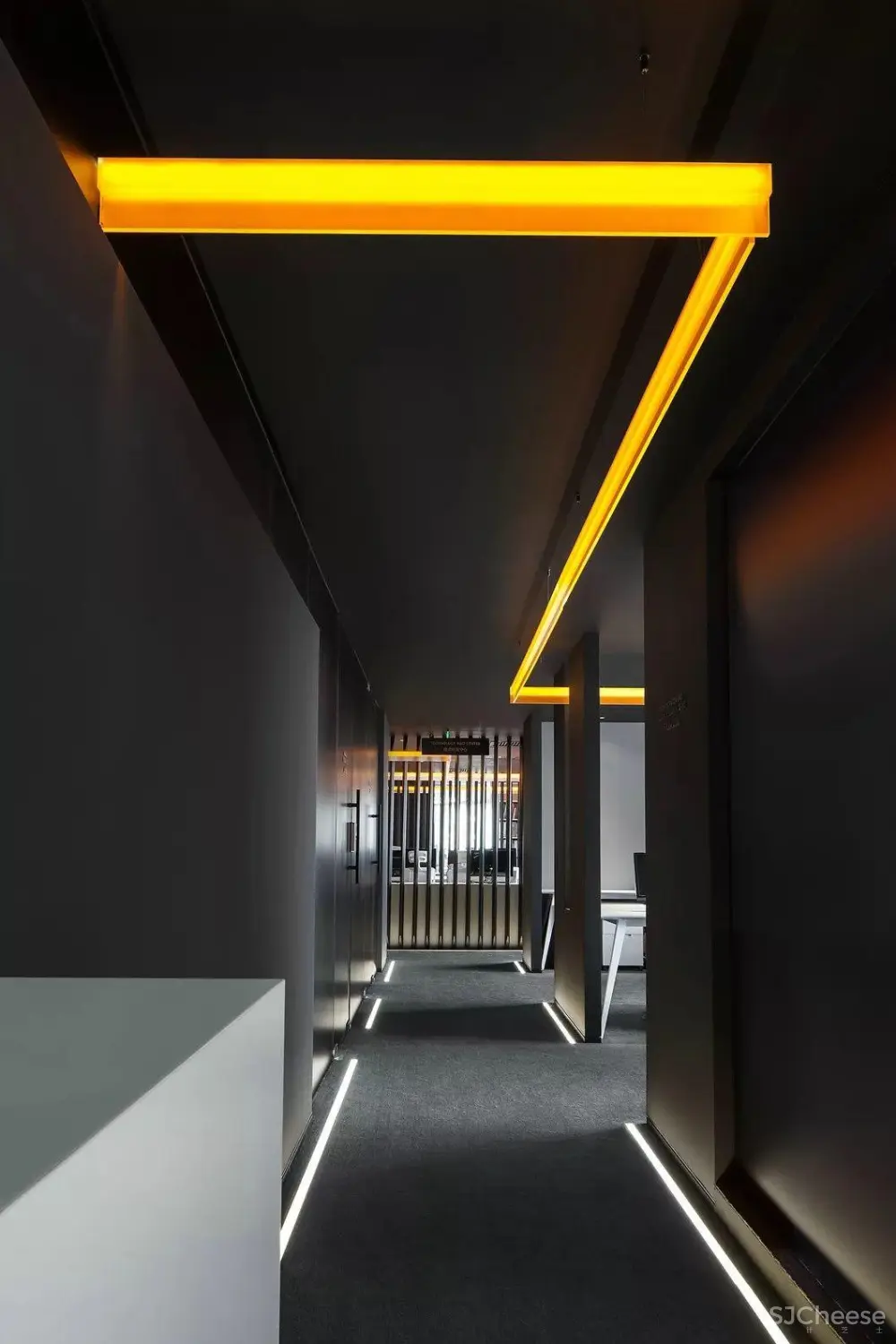 崔树新作:一条橙光,穿过空间,完成设计 崔树新作:一条橙光,穿过空间,完成设计