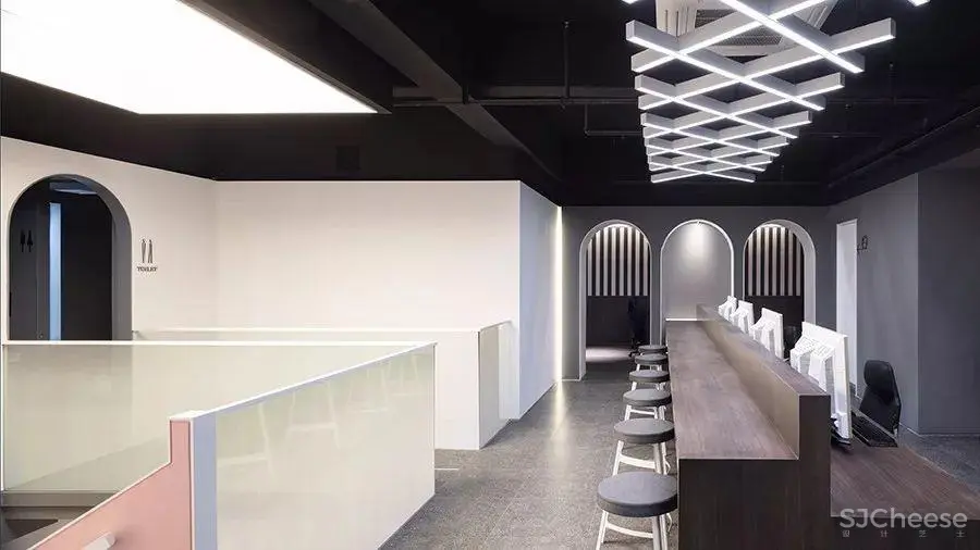 芸茶|几何洞穴中的“吃喝玩”集合空间 | 地山空间