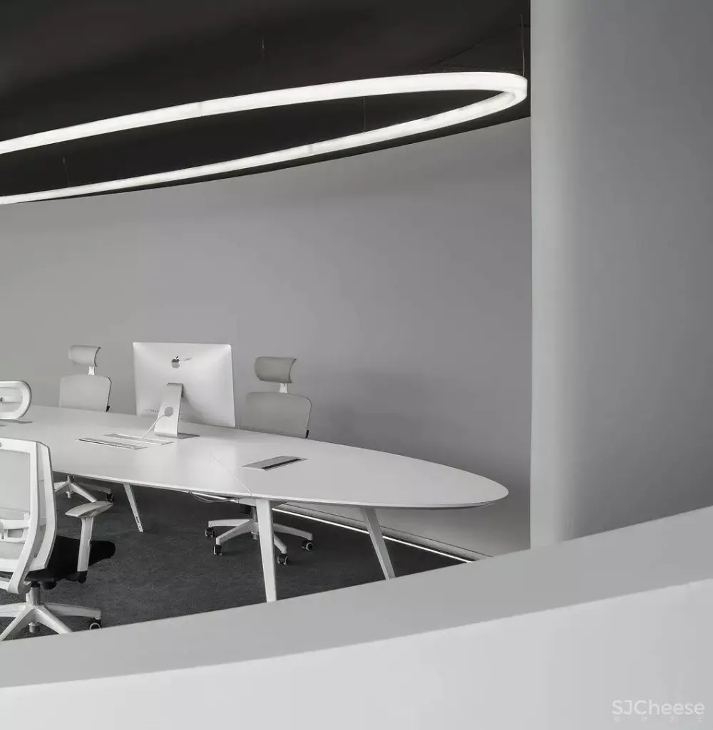 崔树新作:一条橙光,穿过空间,完成设计 崔树新作:一条橙光,穿过空间,完成设计