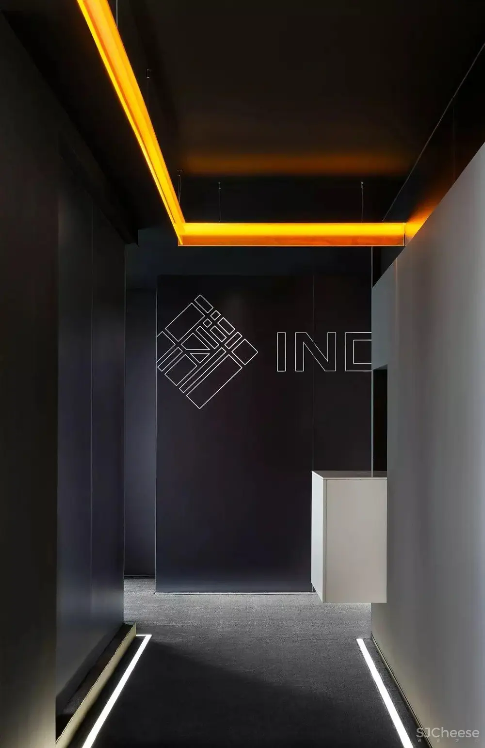 崔树新作:一条橙光,穿过空间,完成设计 崔树新作:一条橙光,穿过空间,完成设计