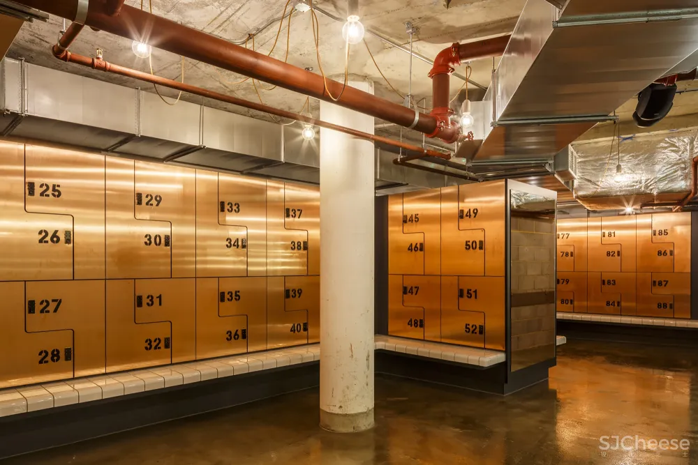 叛军C102健身房 伦敦