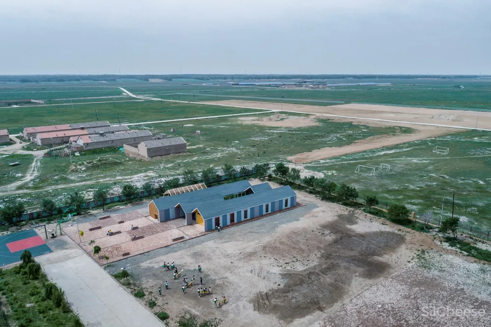 张北县二台镇华夏之星初心图书馆，河北 / 度态建筑