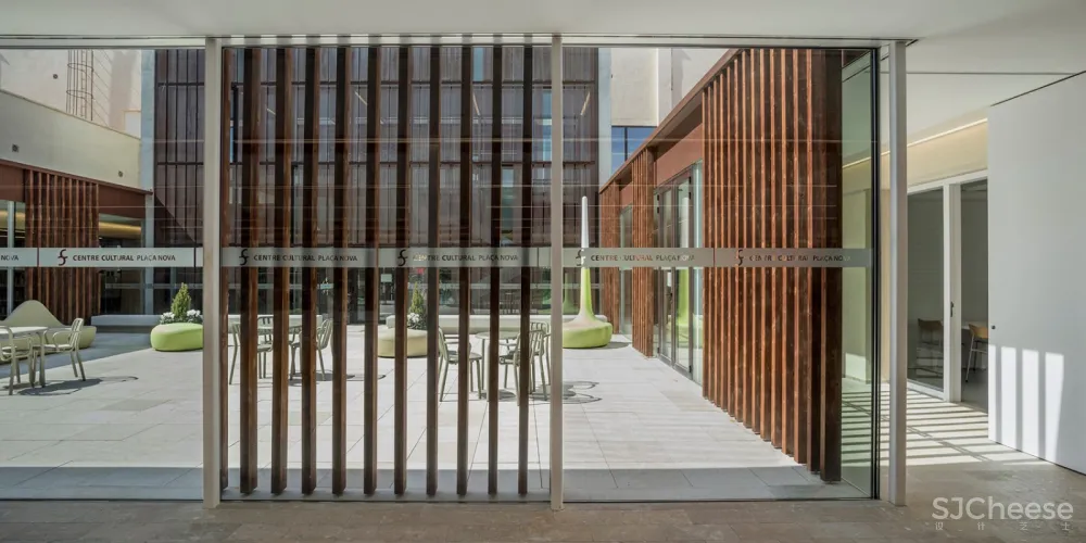 SANT SADURNÍ文化中心,巴塞罗那 / taller 9s arquitectes