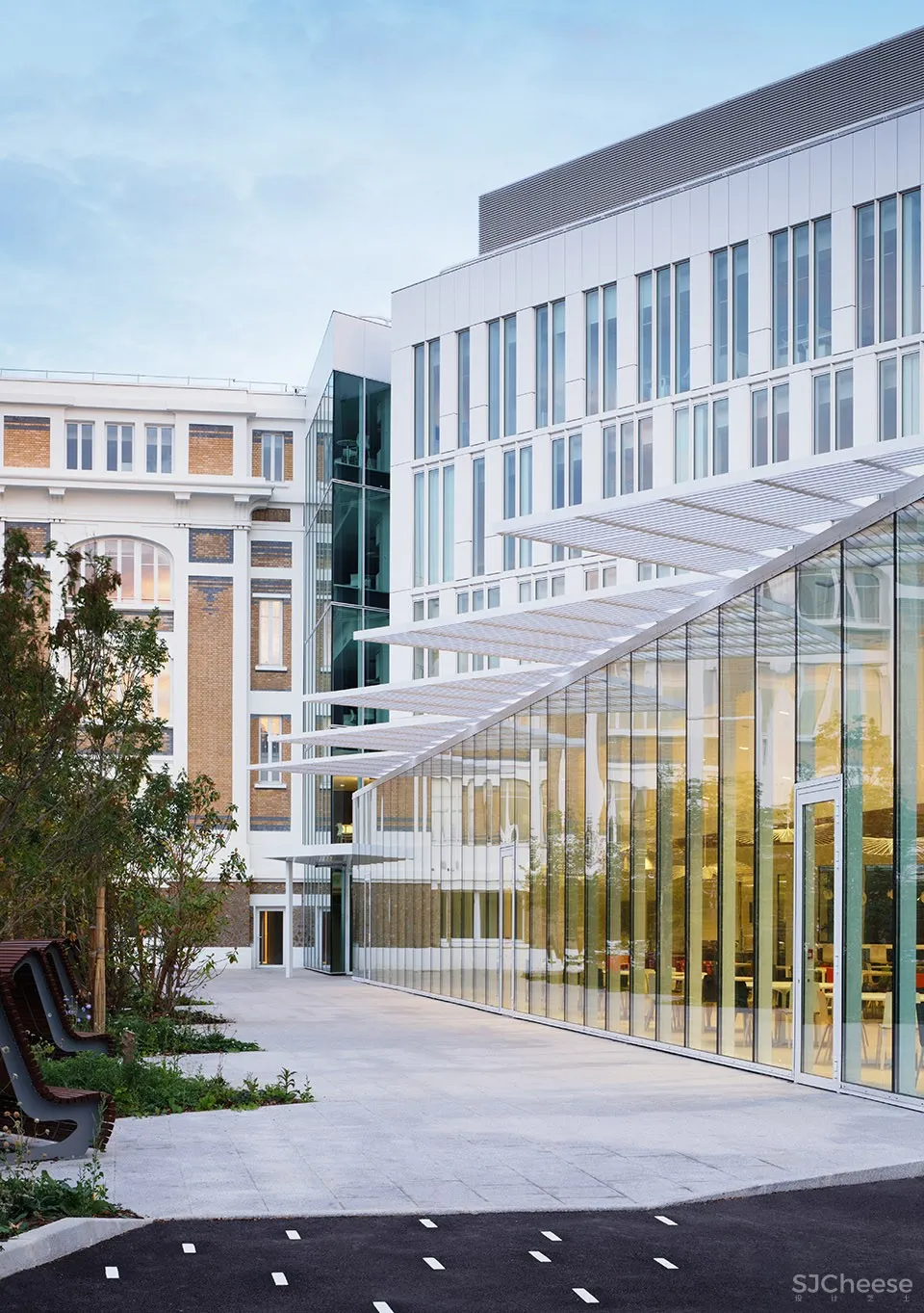 法国中央银行La Courneuve中心，巴黎 / Jean-Paul Viguier et Associés