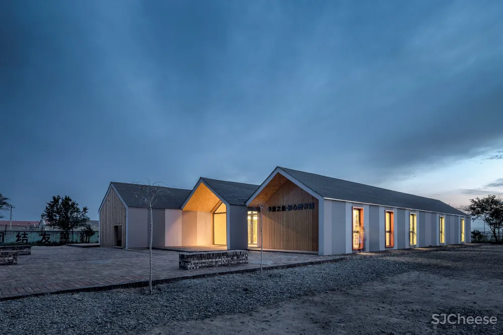 张北县二台镇华夏之星初心图书馆,河北 / 度态建筑