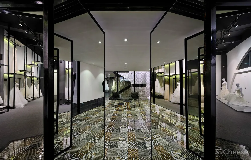 Forus高端定制婚纱机构 李超