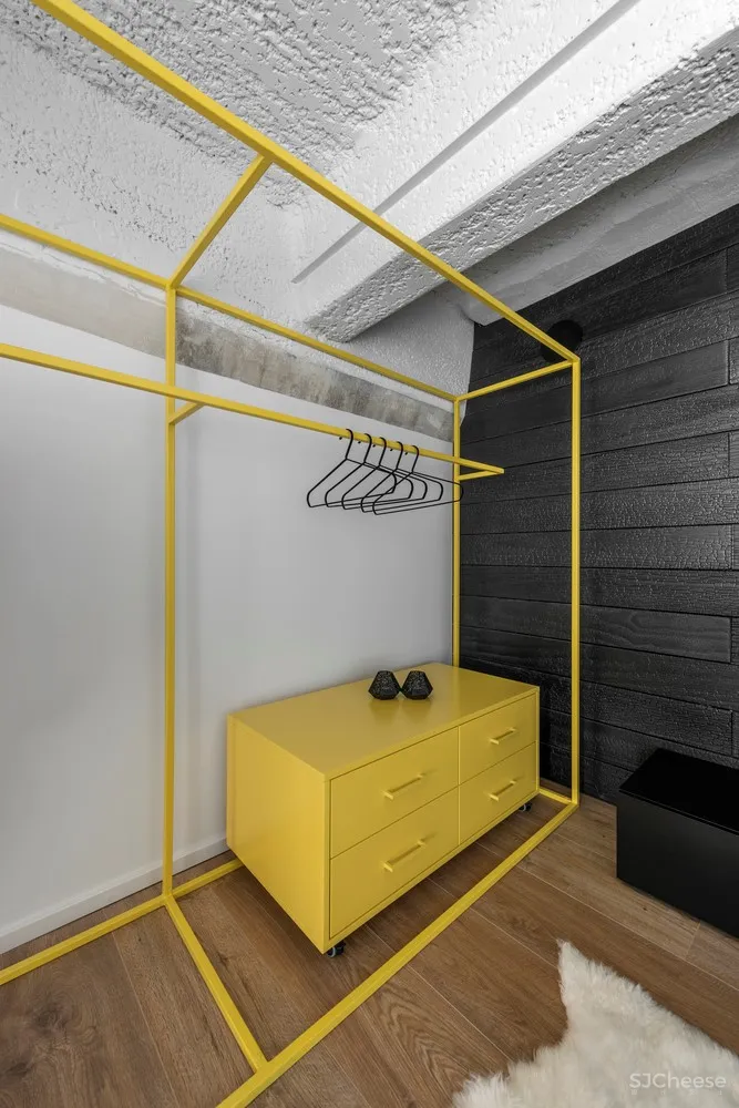 首发 | IDwhite 简约的工业阁楼公寓