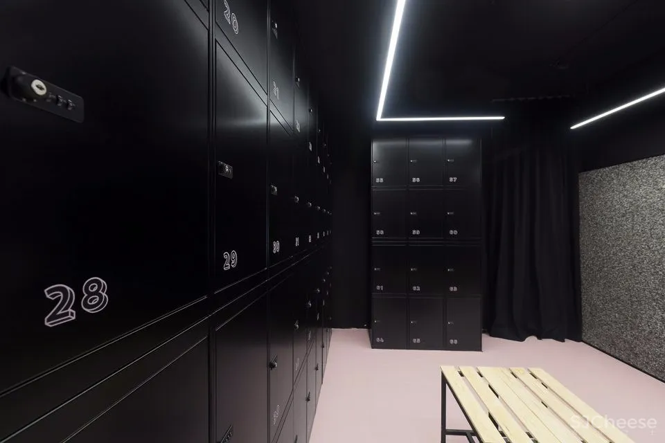 马德里Bag In Box行李寄存商店 | Wanna One 首