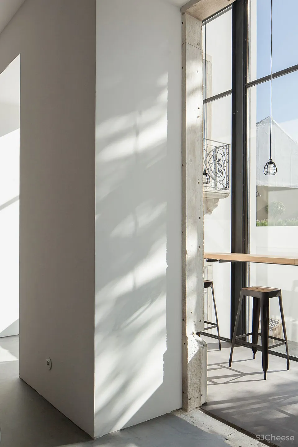 科英布拉酒店改造，葡萄牙 / depA Architects