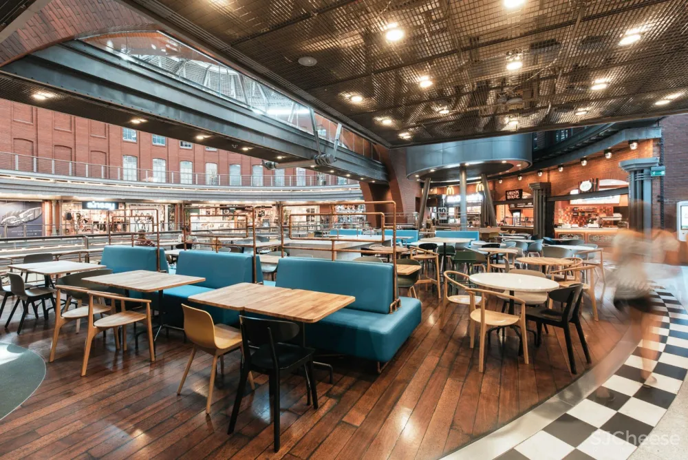 450㎡波兹南 Stary Browar 中庭美食广场 | mode:lina™