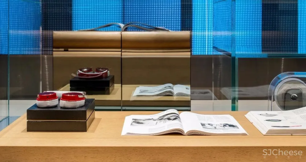 DOMANI东仓新作首发 | OPPO 深圳旗舰店· 透明的存在