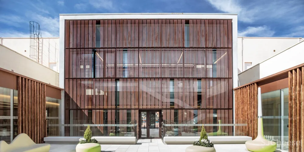 SANT SADURNÍ文化中心,巴塞罗那 / taller 9s arquitectes