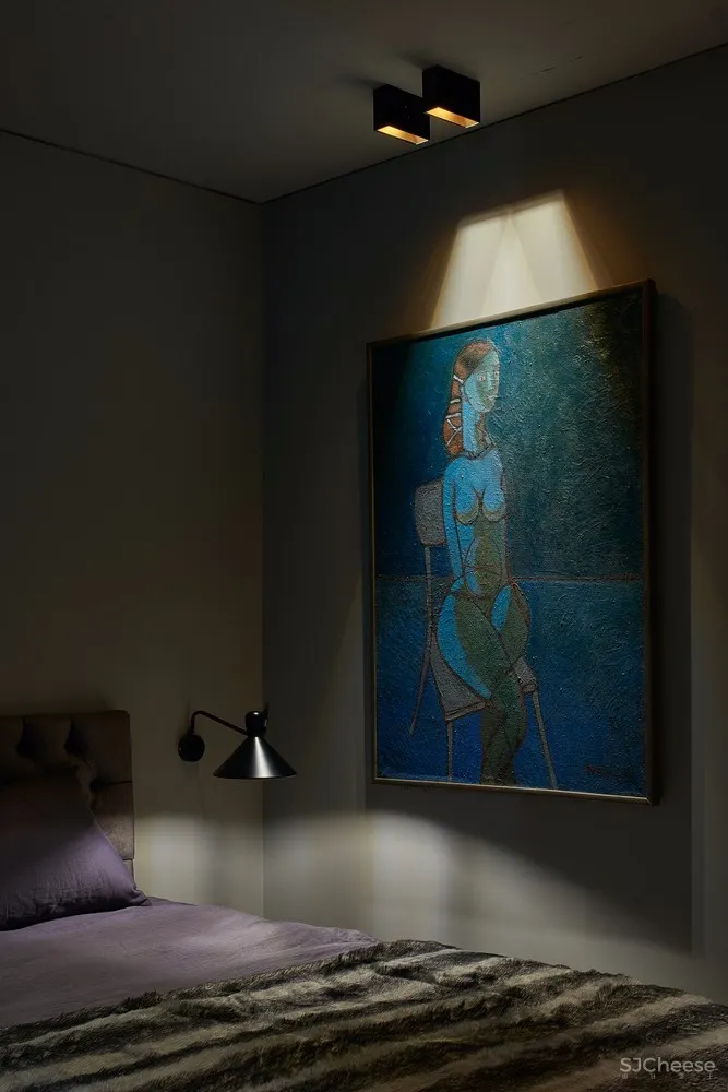 饱和色+黑色，立陶宛80㎡戏剧般的公寓 | HEIMA architects 首