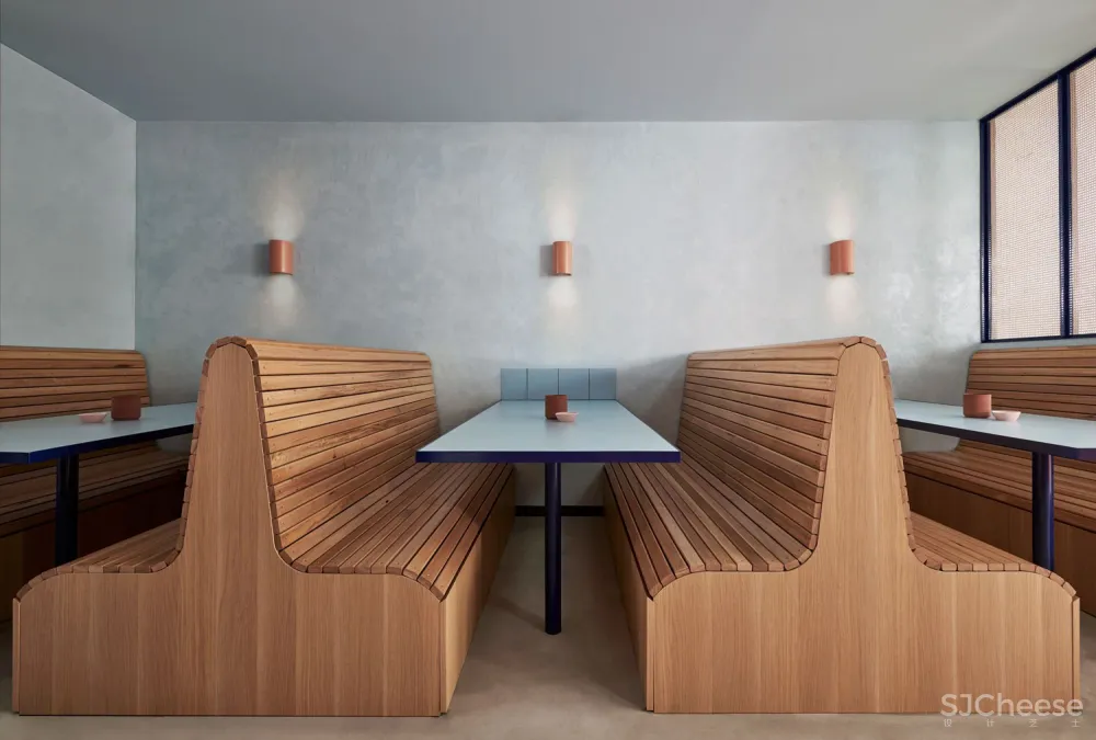 墨尔本潘通珊瑚红餐厅 | STUDIO ESTETA