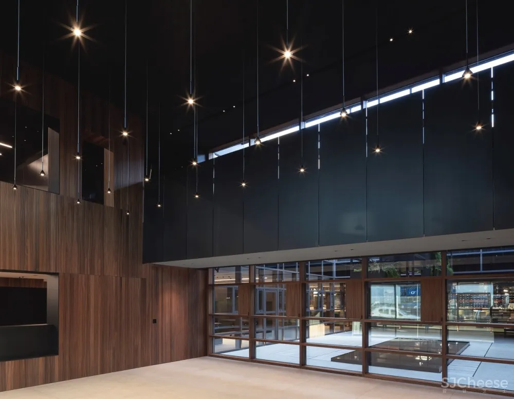 Arkoslight 办公室,将产品融入设计 / Francesc Rifé studio