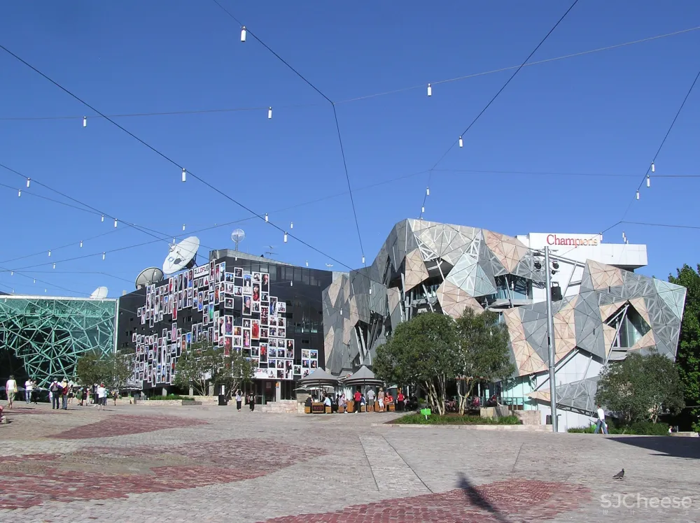 Outcry over plans for Apple Store in Melbourne's publicly owned Federation Square