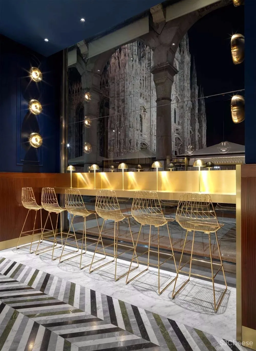 复古胡桃木+黄铜 Motta国外轻奢咖啡店 | COLLIDANIELARCHITETTO 首