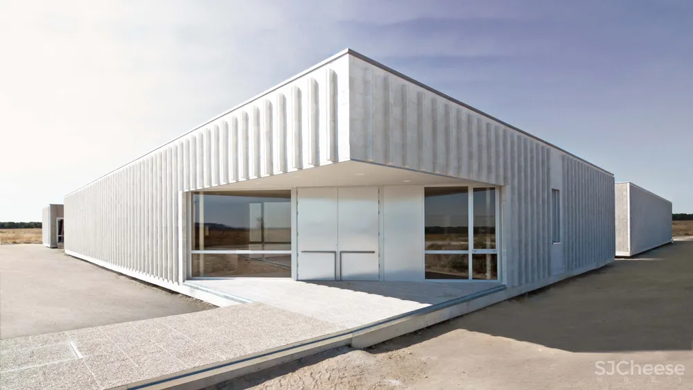 Óscar Miguel Ares Álvares creates "abstract and hard" care home