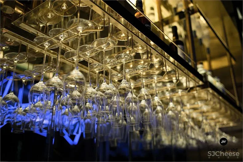 局部1.jpg 偏离设计:LARGEIGHT美食酒廊设计