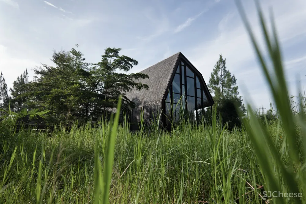 EH 住宅 / andramatin