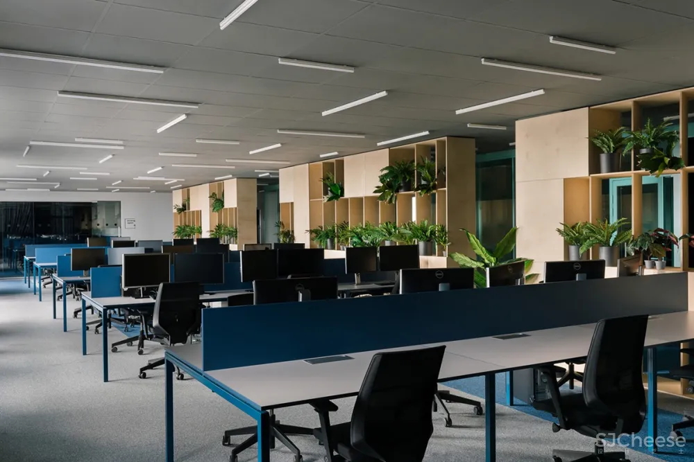 STUDIO11作品：白俄罗斯的史塔克游戏办公室