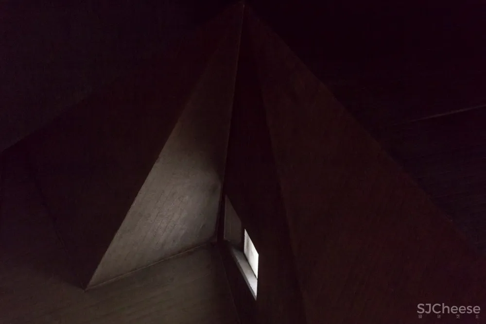 AD 经典：粗野主义代表作圣玛丽大教堂 / Gottfried Böhm