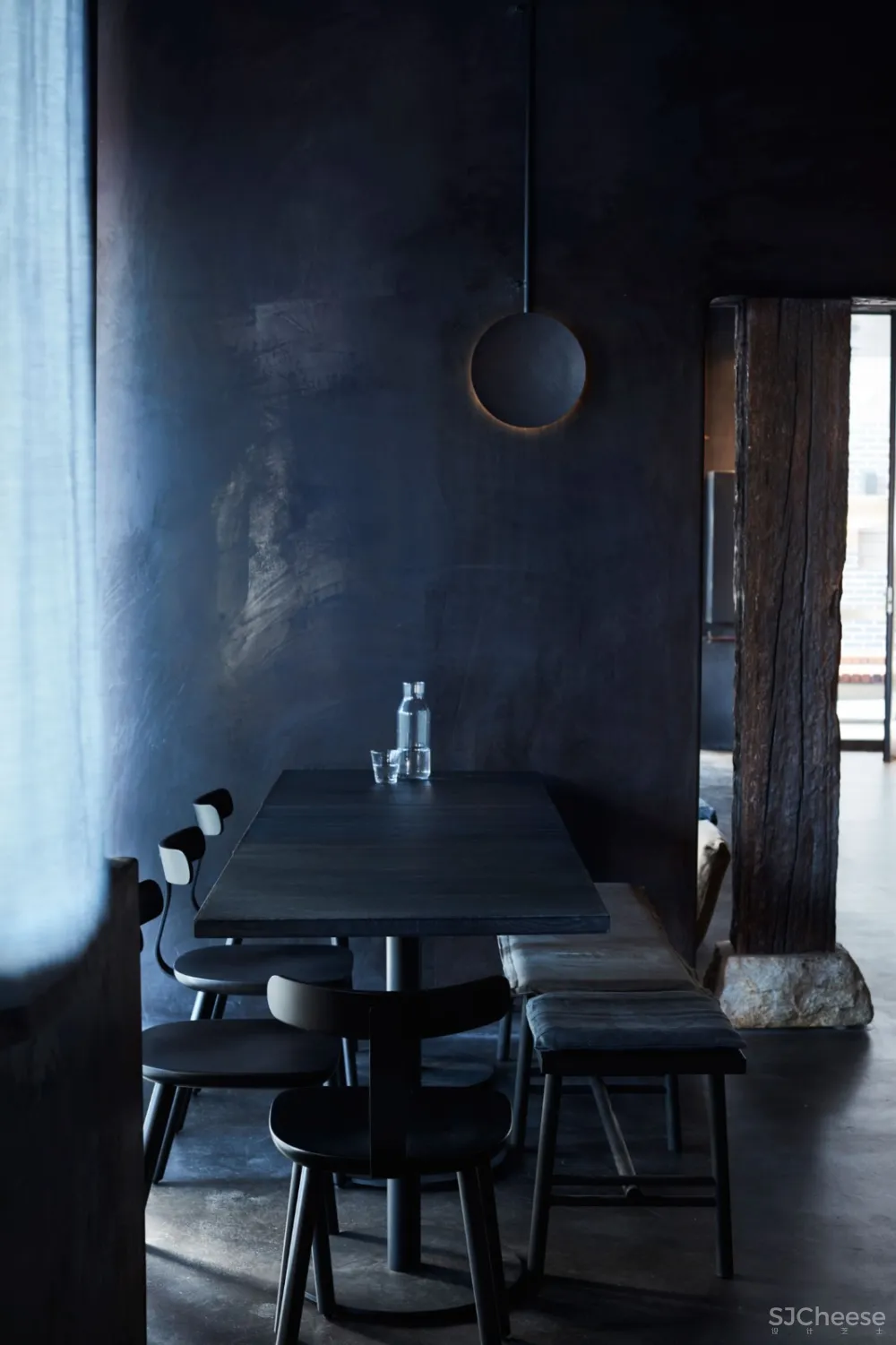 最新 | 高度质感的全黑色调:悉尼 Edition Roasters 咖啡馆 首