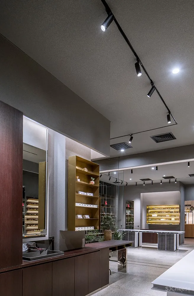 北京阿目眼镜店铺 / TEMP 首