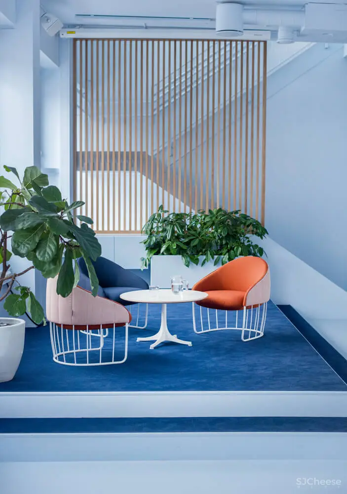 挪威Bakken＆Bæck未来主义办公室改造设计