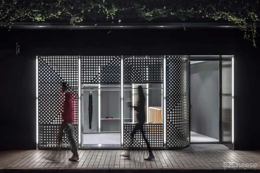 上海20m² ALL SH 街头潮牌集合店 | 联图建筑设计 首