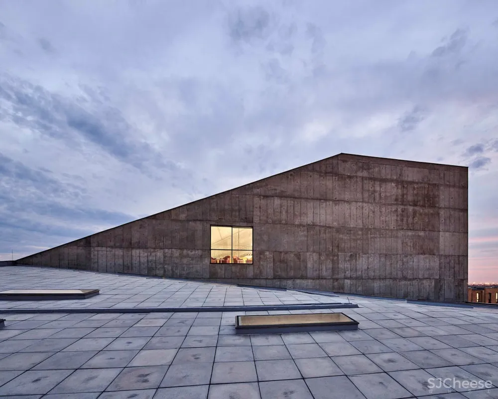 索尔·普拉特杰大学学生资源中心 / Designworkshop