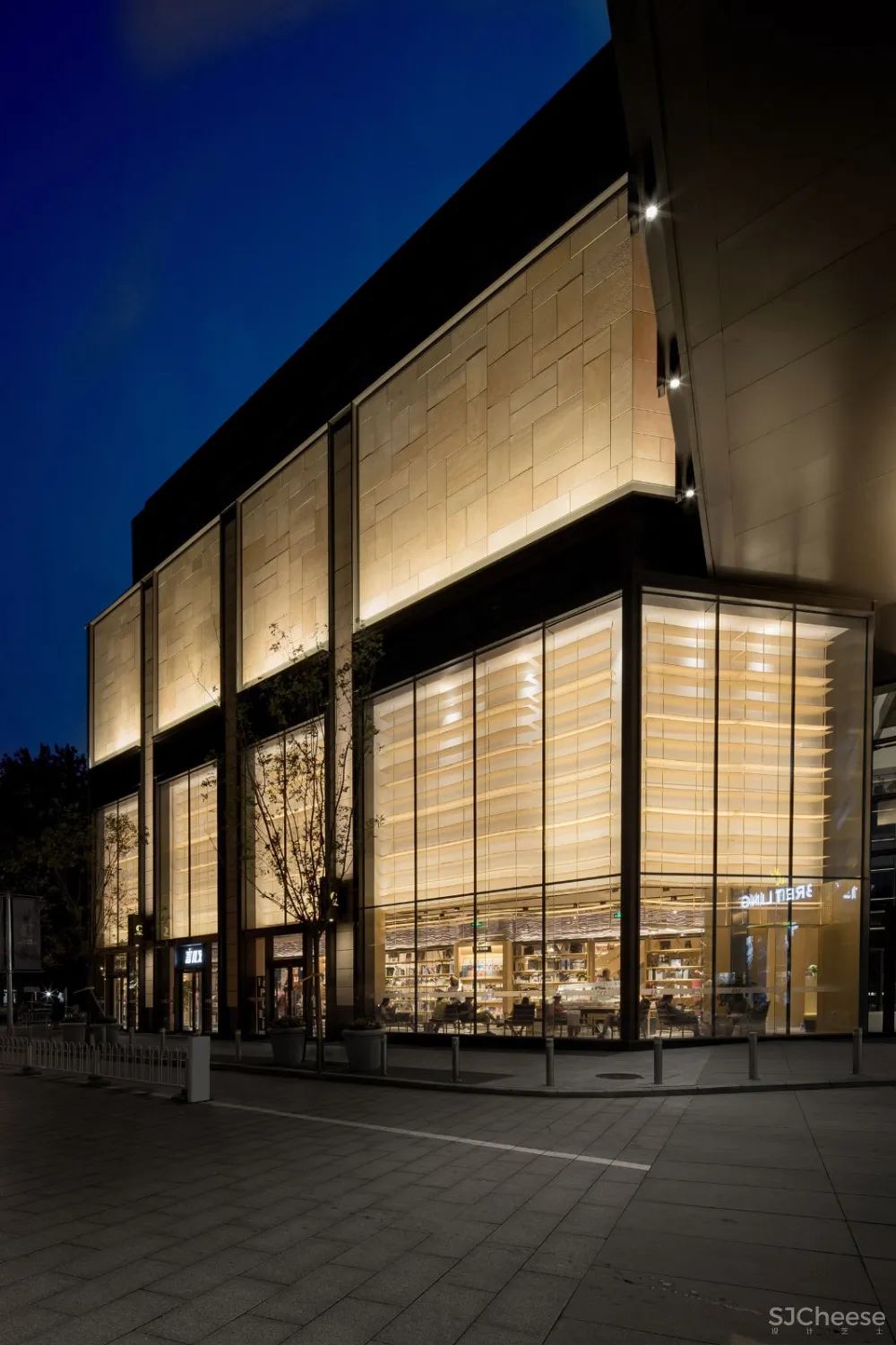 言几又王府井中环店,北京 / 峻佳设计 首