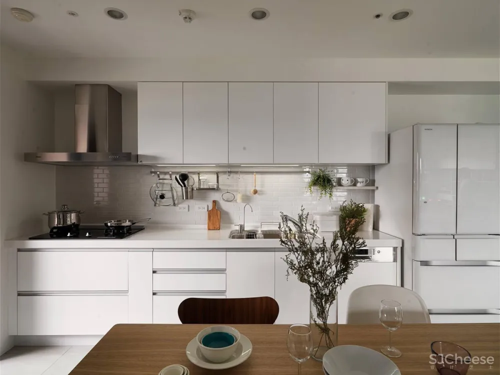 现代风格白色公寓 | November Design