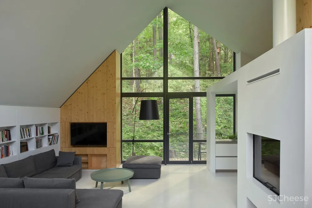 与环境的和谐融合 | A House in Rasu Namai