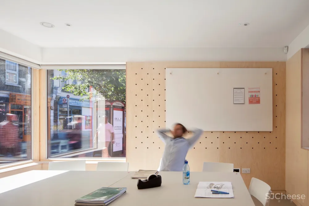 伦敦东大街图书馆 | Southwark Council