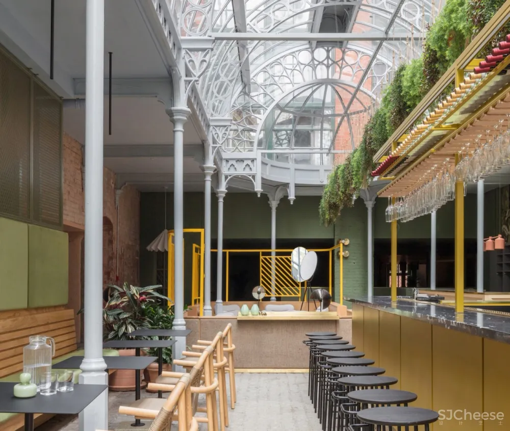 注入经典现代魅力的 Whitworth Locke 酒店 /Grzywinski+Pons 首